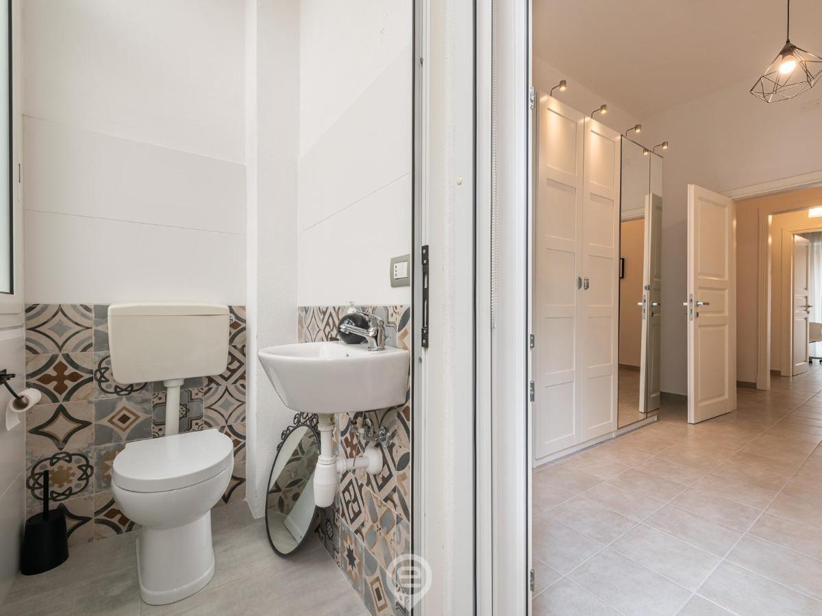 White Gold Apartment Cagliari Eksteriør billede